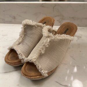Minnetonka Frayed Canvas Cork Wedge Sandals Size 7 | Cream Slide Platform